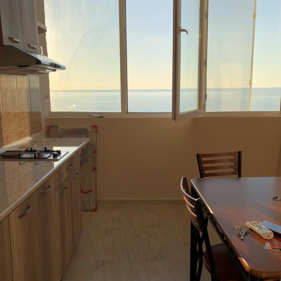 Amazing Magnolia Apartment Batumi Exterior photo